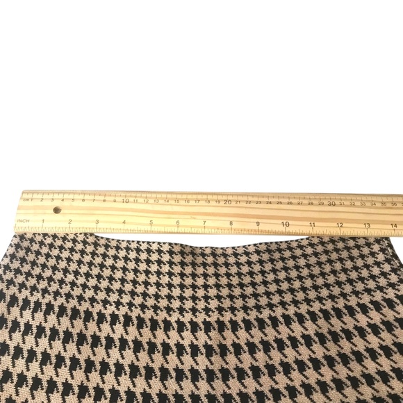 Classic Houndstooth A-Line Skirt – Black & Tan Knit - Picture 4 of 6